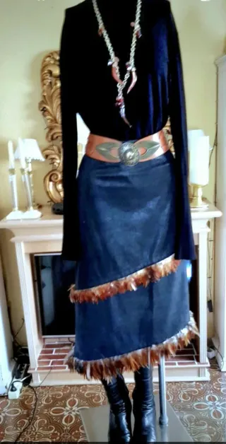 Falda larga efecto piel