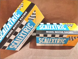 CAJAS SCALEXTRIC UK - INGLESA RACE TUNED