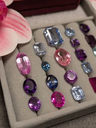 2 Lotes piedras preciosas rosas y púrpuras