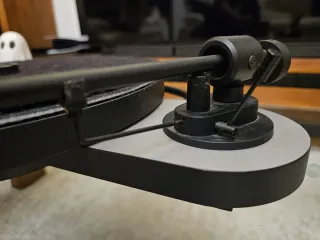 Gira-discos, amplificador e colunas