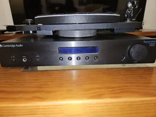 Gira-discos, amplificador e colunas