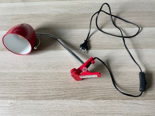 Lámpara Flexo Pinza Roja y Plateada