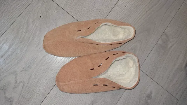 Pantuflas de piel nuevas T. 37-40