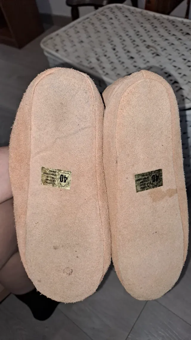 Pantuflas de piel nuevas T. 37-40