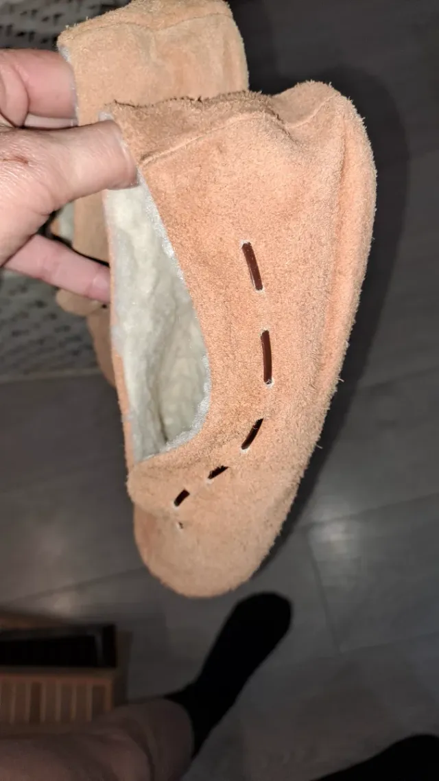 Pantuflas de piel nuevas T. 37-40