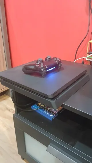 PS4 (PlayStation 4) c/ Comando e GTA V