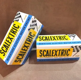CAJAS SCALEXTRIC INGLESA - UK TRIANG