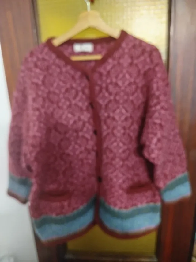 Chaqueta tejida rosa y azul