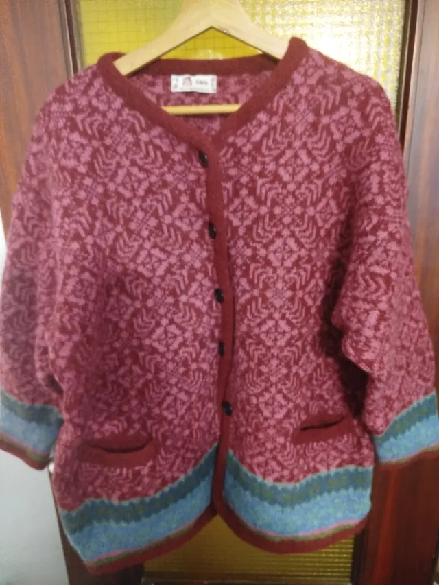 Chaqueta tejida rosa y azul