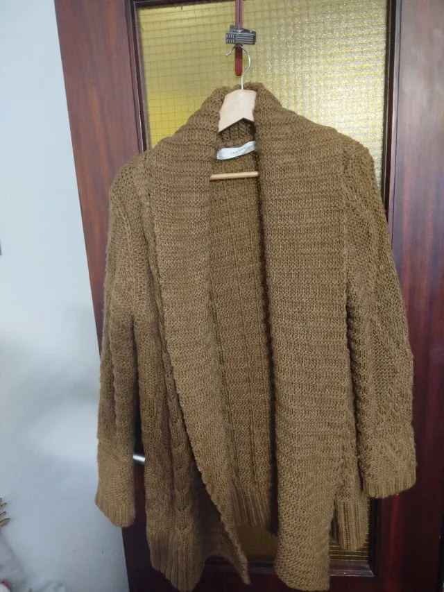 Chaqueta marrón de punto