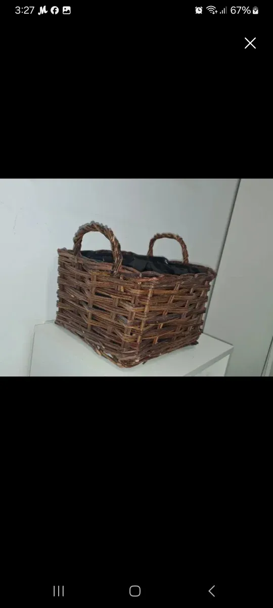 Cesta de mimbre cuadrada nueva