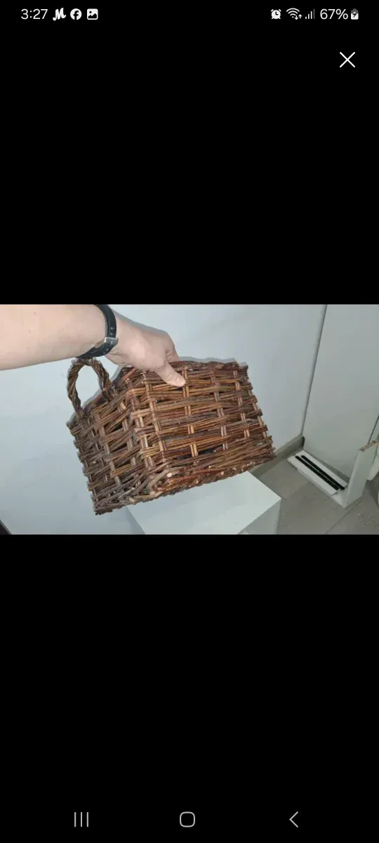 Cesta de mimbre cuadrada nueva