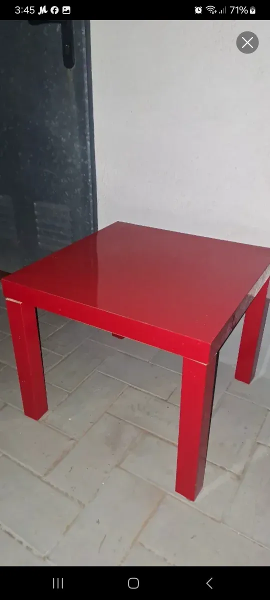 Mesa auxiliar roja IKEA Lack