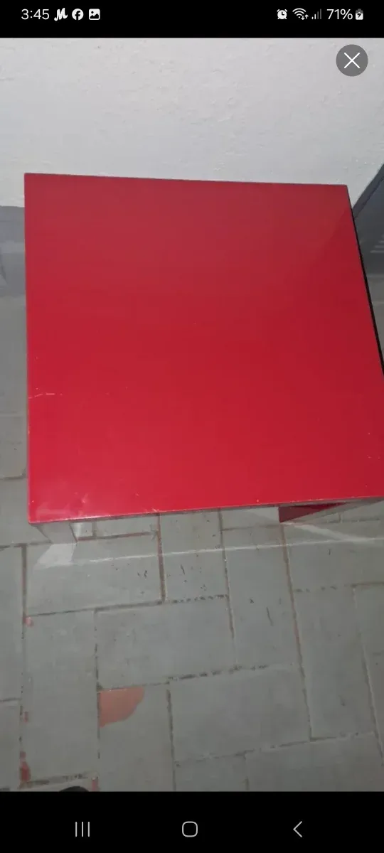 Mesa auxiliar roja IKEA Lack