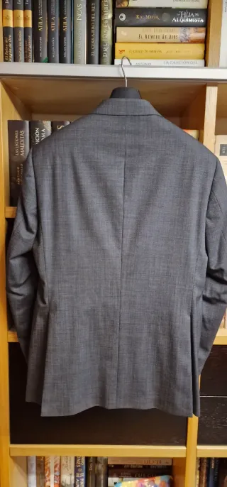 Traje de caballero gris