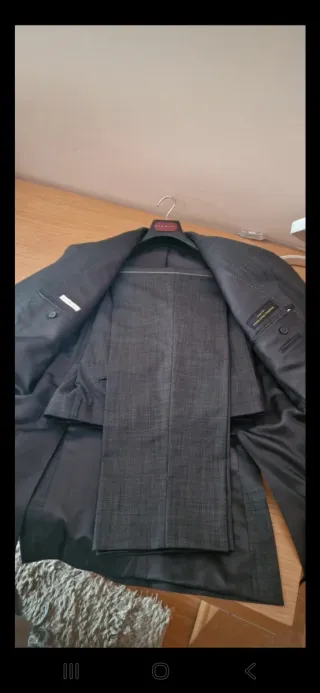 Traje de caballero gris