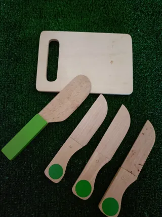 Carrito compra madera con frutas y verduras