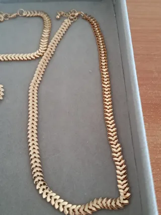 Set gioielli colore oro