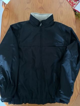 Cazadora con cuello alto