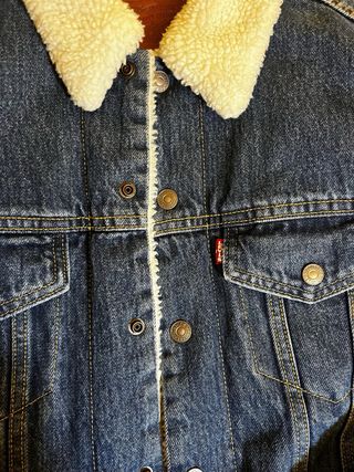 Chaqueta Levi's vaquera con borrego