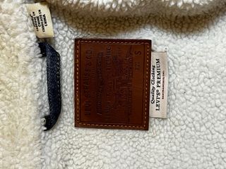 Chaqueta Levi's vaquera con borrego