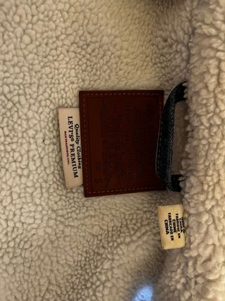 Chaqueta Levi's vaquera con borrego