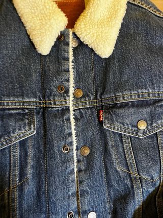 Chaqueta Levi's vaquera con borrego