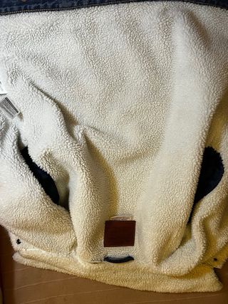 Chaqueta Levi's vaquera con borrego