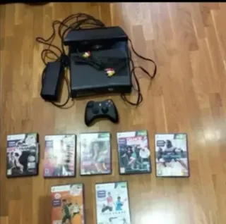 Xbox 360 Negra con Kinect y Juegos