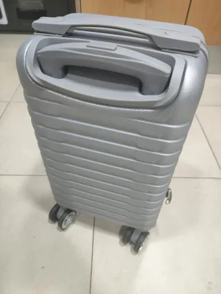Maleta de cabina plateada