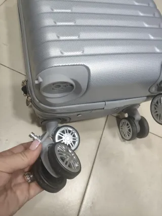 Maleta de cabina plateada