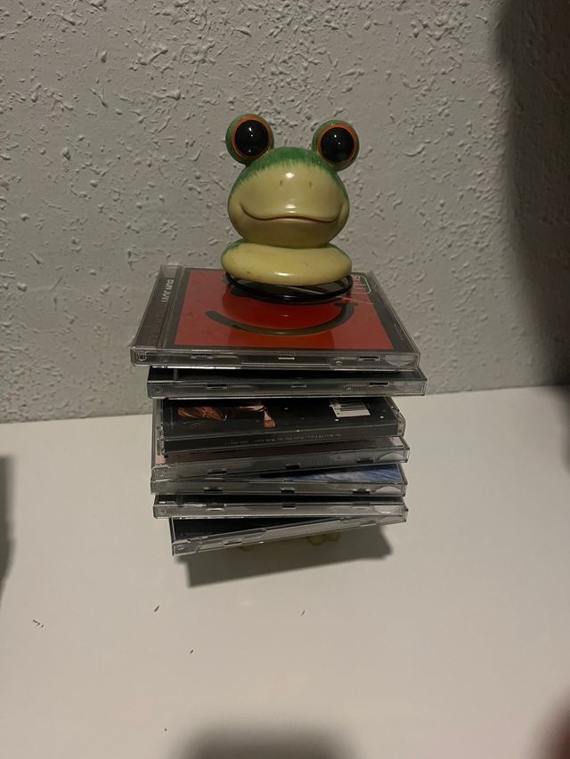 Torre para CDs con diseño de rara