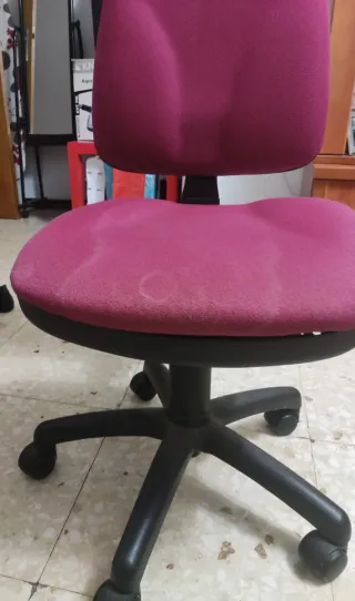Silla de oficina con ruedas