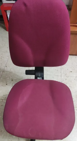 Silla de oficina con ruedas
