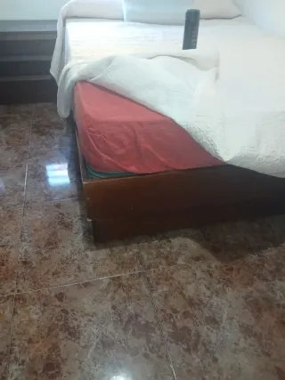 Armario de madera de matrimonio