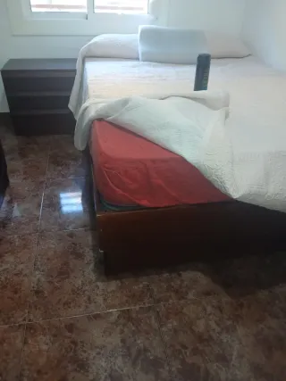 Armario de madera de matrimonio