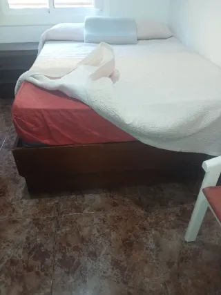 Armario de madera de matrimonio