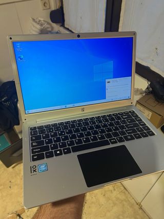 Portátil Primux ultrafino