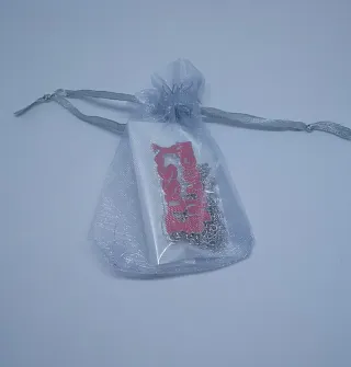 COLGANTE PARA FANS D TARANTINO O/Y KILL BILL-Nuevo