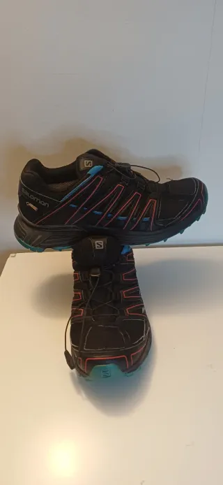 Zapatillas Salomon Gore-Tex Negras y Turquesa