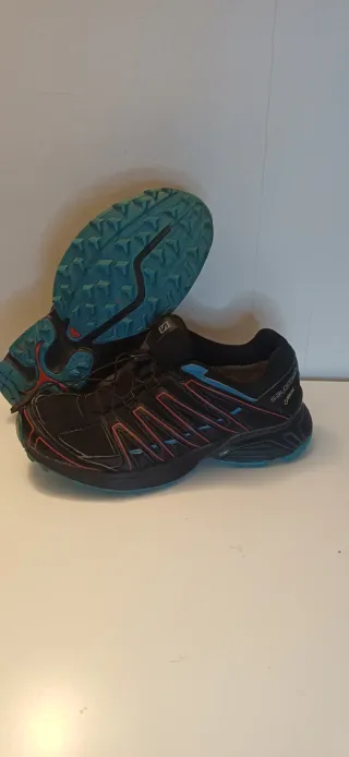 Zapatillas Salomon Gore-Tex Negras y Turquesa
