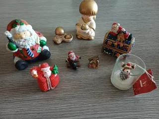 Lotto statuette natalizie ceramica e vetro