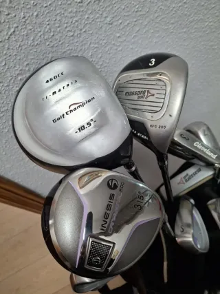 Bolsa trípode Inesis con palos de golf