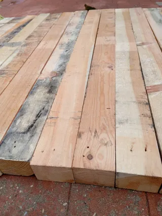 Listónes,vigas, puntales, palos, postes de madera