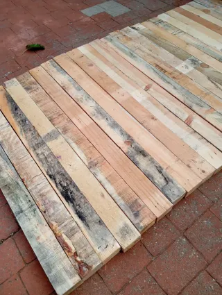 Listónes,vigas, puntales, palos, postes de madera