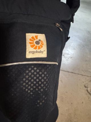 Mochila Ergobaby Porteo Negra