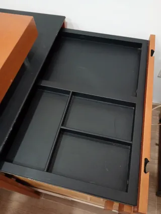 Mesa de despacho de madera