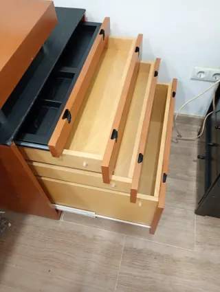 Mesa de despacho de madera