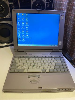 Ordenador Toshiba 460CDX Vintage Beige