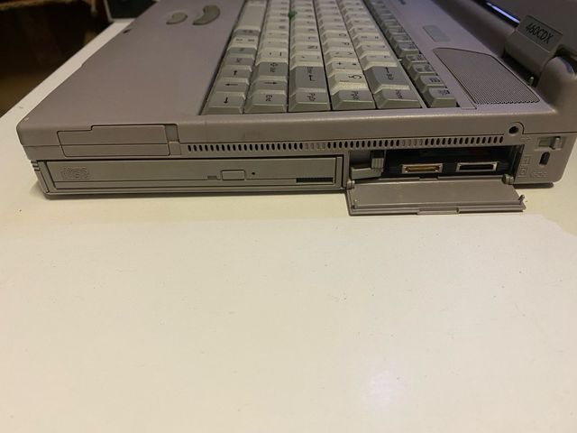 Ordenador Toshiba 460CDX Vintage Beige